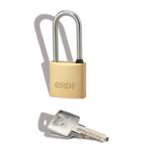 Cadenas de Chantier / Exploitation - Laiton poli - Marquage ERDF sur 2 faces - Clé et serrure FTH Thirard par Socomest serrurerie à Brumath Strasbourg Alsace Grand-Est